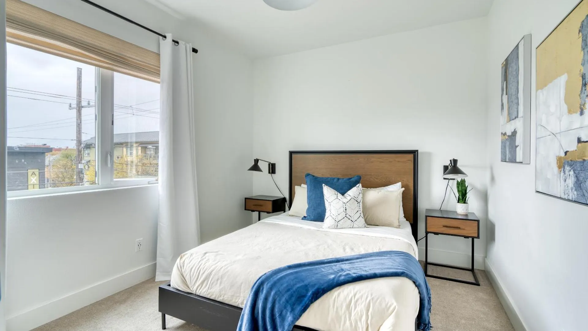 Apartment Stay Portland - Exclusive Entire Floor & Instaworthy Local Art