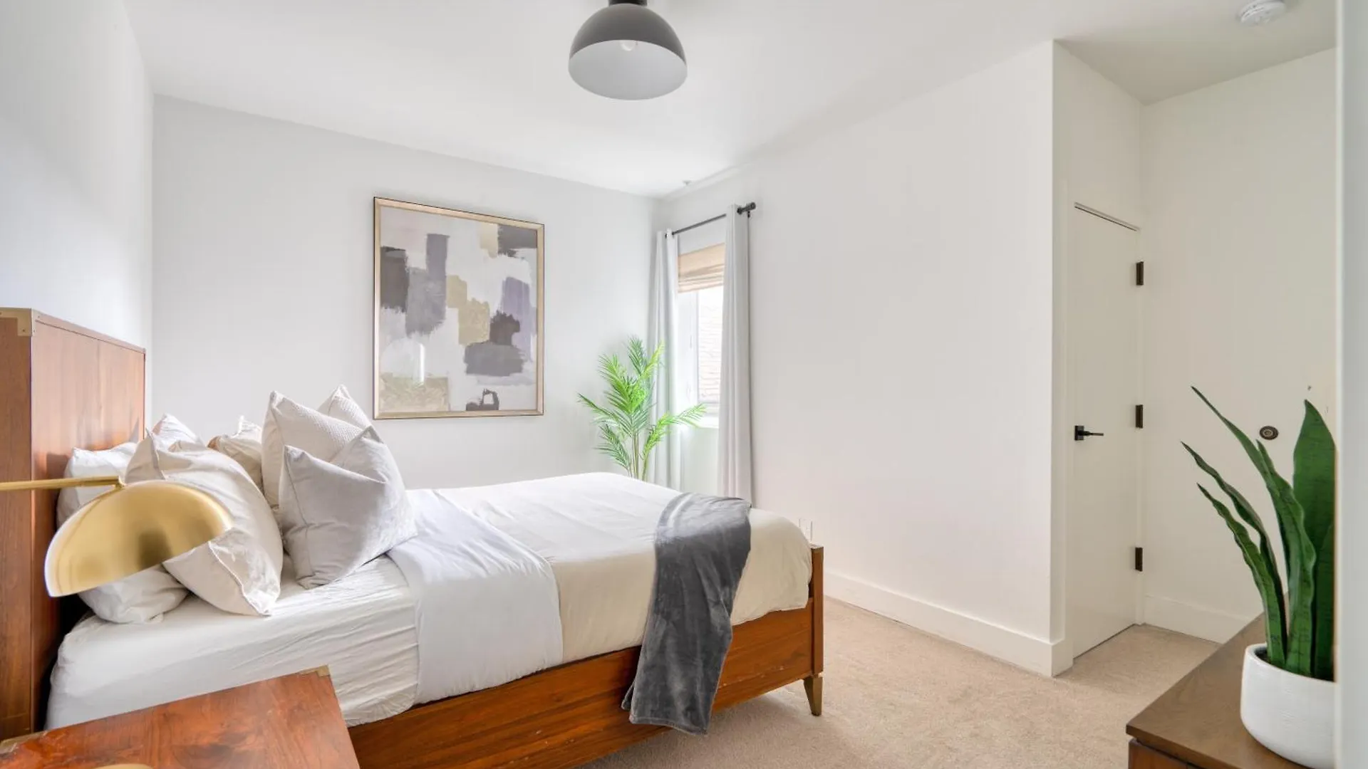 Stay Portland - Exclusive Entire Floor & Instaworthy Local Art Apartment