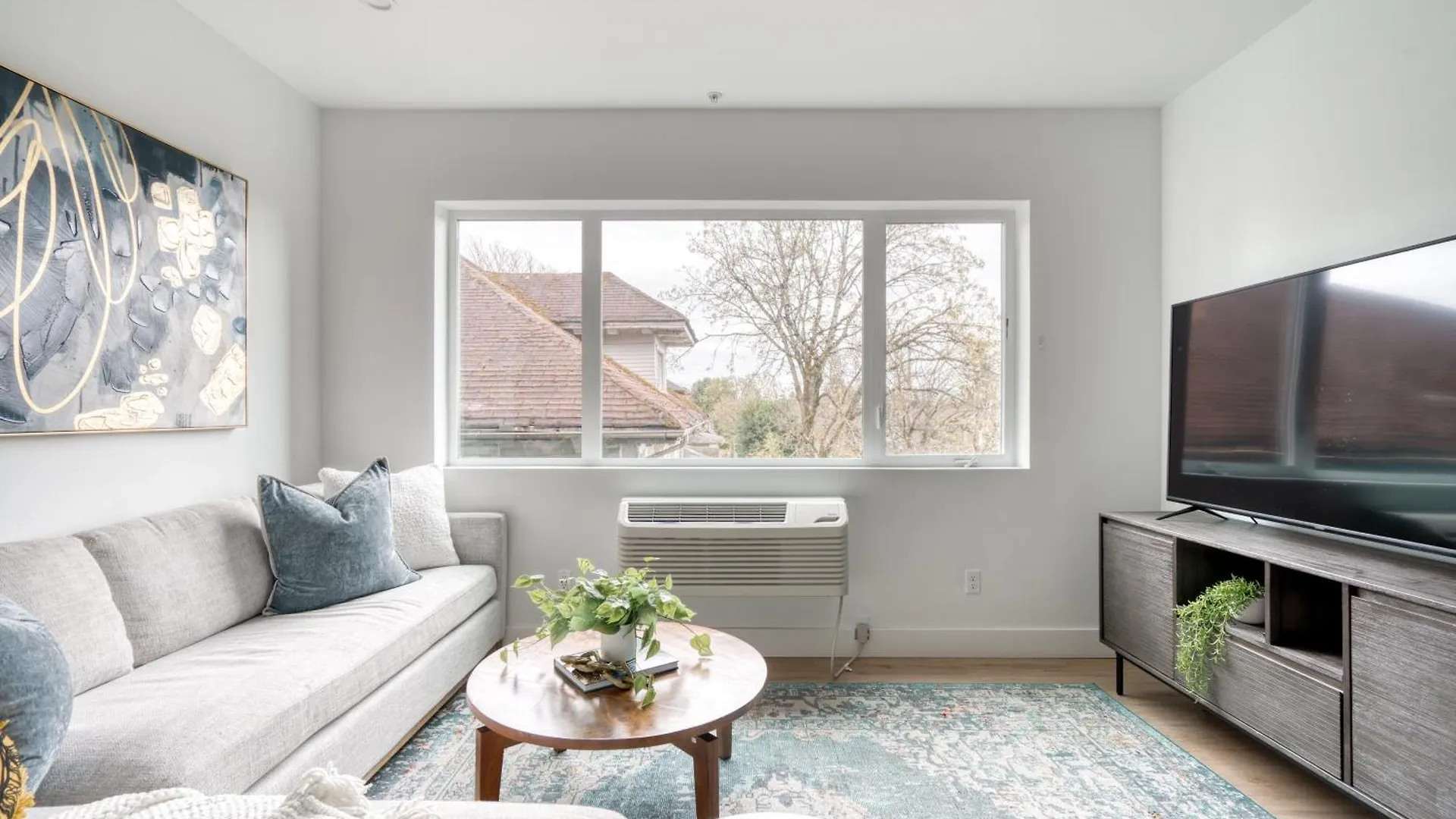 Apartment Stay Portland - Exclusive Entire Floor & Instaworthy Local Art