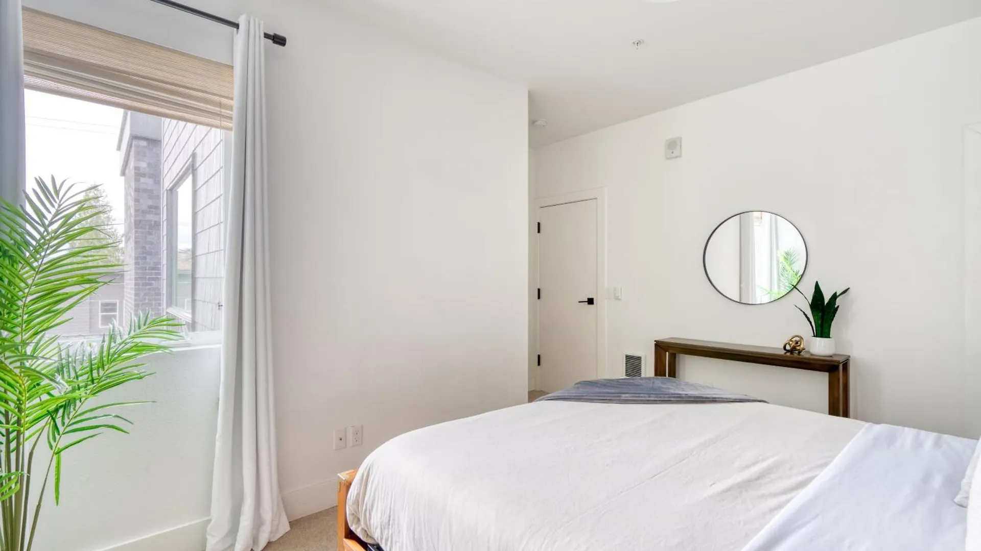 Stay Portland - Exclusive Entire Floor & Instaworthy Local Art