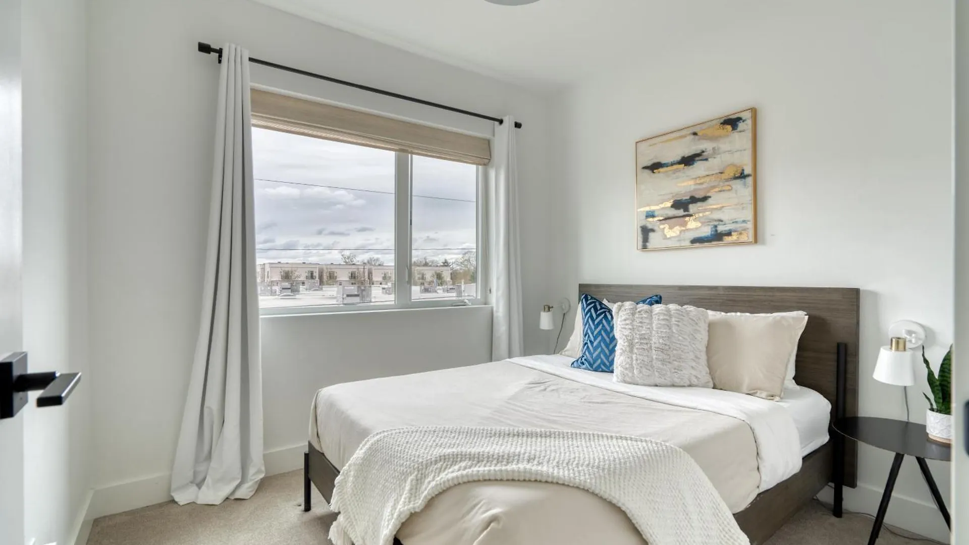 Stay Portland - Exclusive Entire Floor & Instaworthy Local Art