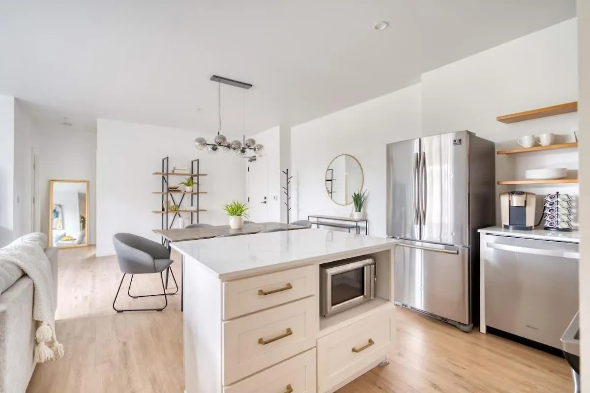 Apartment Stay Portland - Exclusive Entire Floor & Instaworthy Local Art