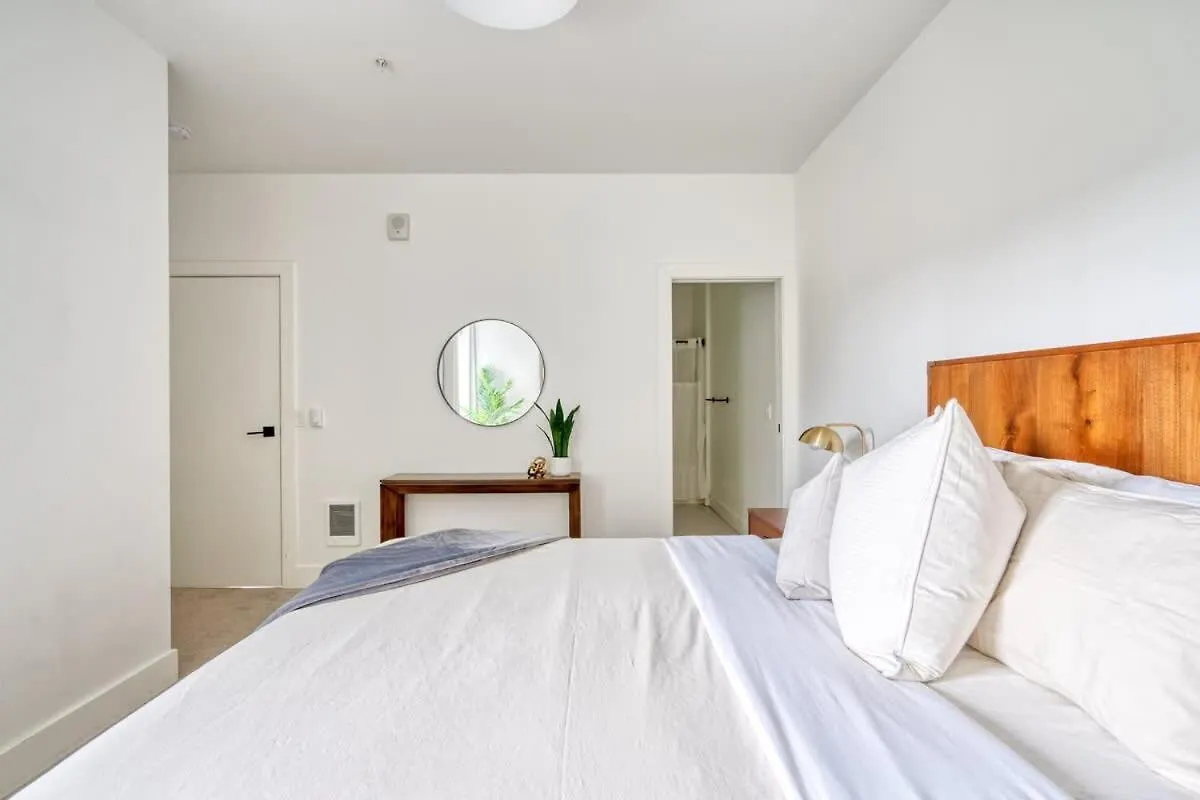 Apartment Stay Portland - Exclusive Entire Floor & Instaworthy Local Art
