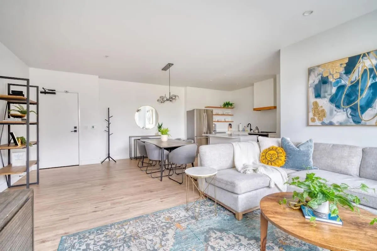 Stay Portland - Exclusive Entire Floor & Instaworthy Local Art Apartment